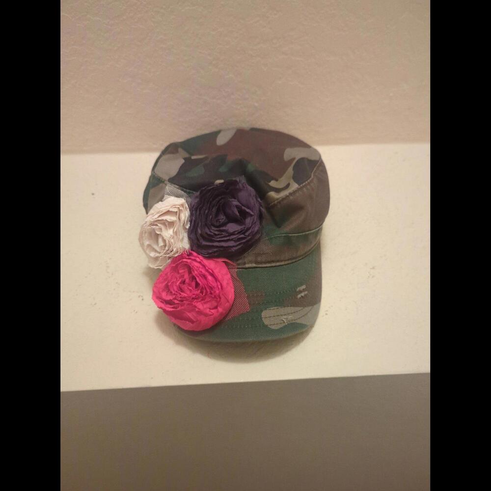 Cool ladies camo hat